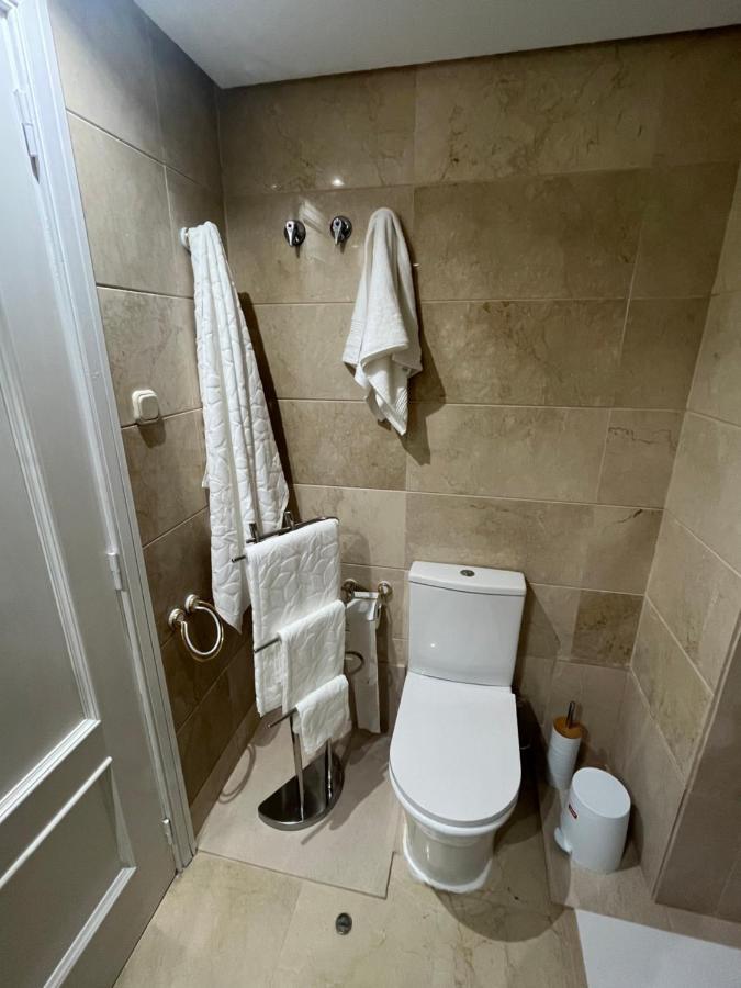 Heart Of Puerto Banus Newly Renavated Free Parking , Wifi ,Pool,Gym,Padel Court Apartment Marbella Ngoại thất bức ảnh